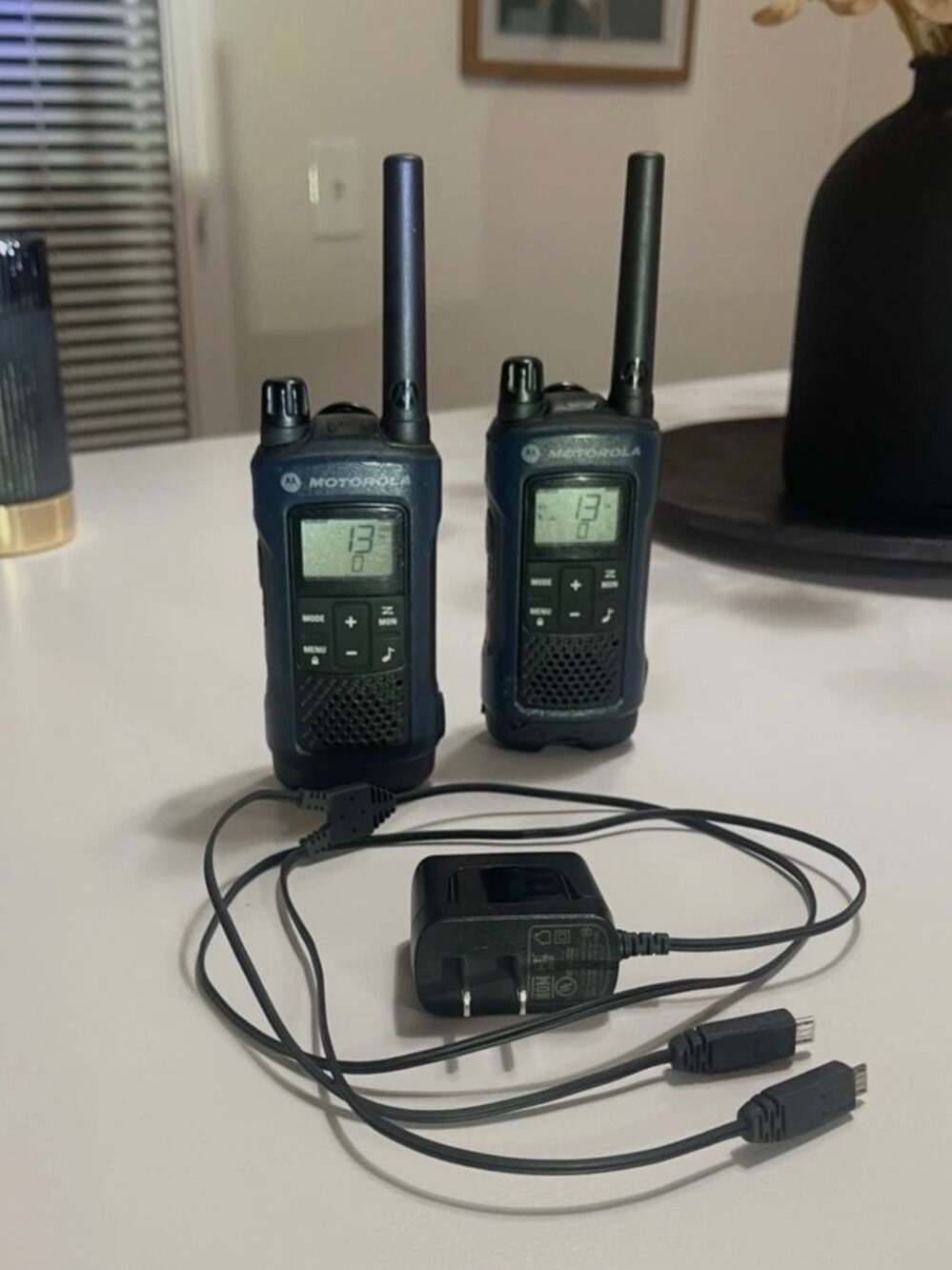 Motorola Solutions Talkabout T460 Rechargeable Two-Way Radio Pair (Dark Blue)